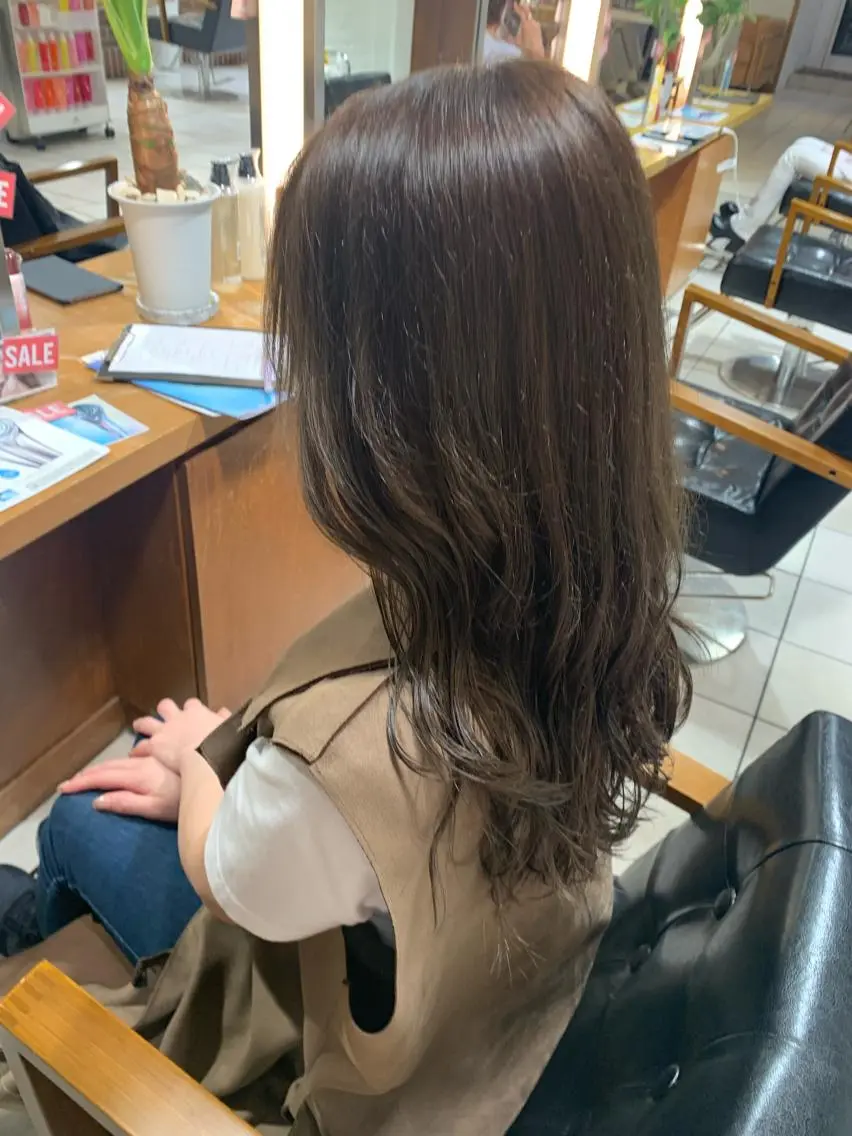 ロング カラー 澤田 しおりのヘアスタイル