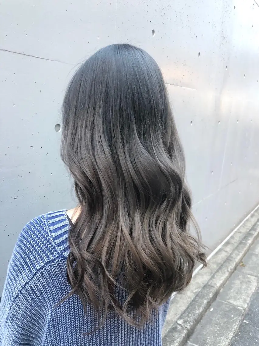 ロング カラー グラデーションカラー ヘアカラー トリートメント 🧡艶髪/エクステ 🫧🧡YUKI❄️のヘアスタイル