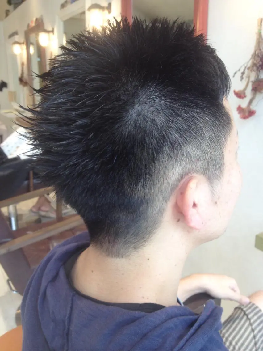 ショート メンズ モヒカン ソフトモヒカン スパイキーショート ショートヘア メンズ指名多数!! 田島史也のヘアスタイル