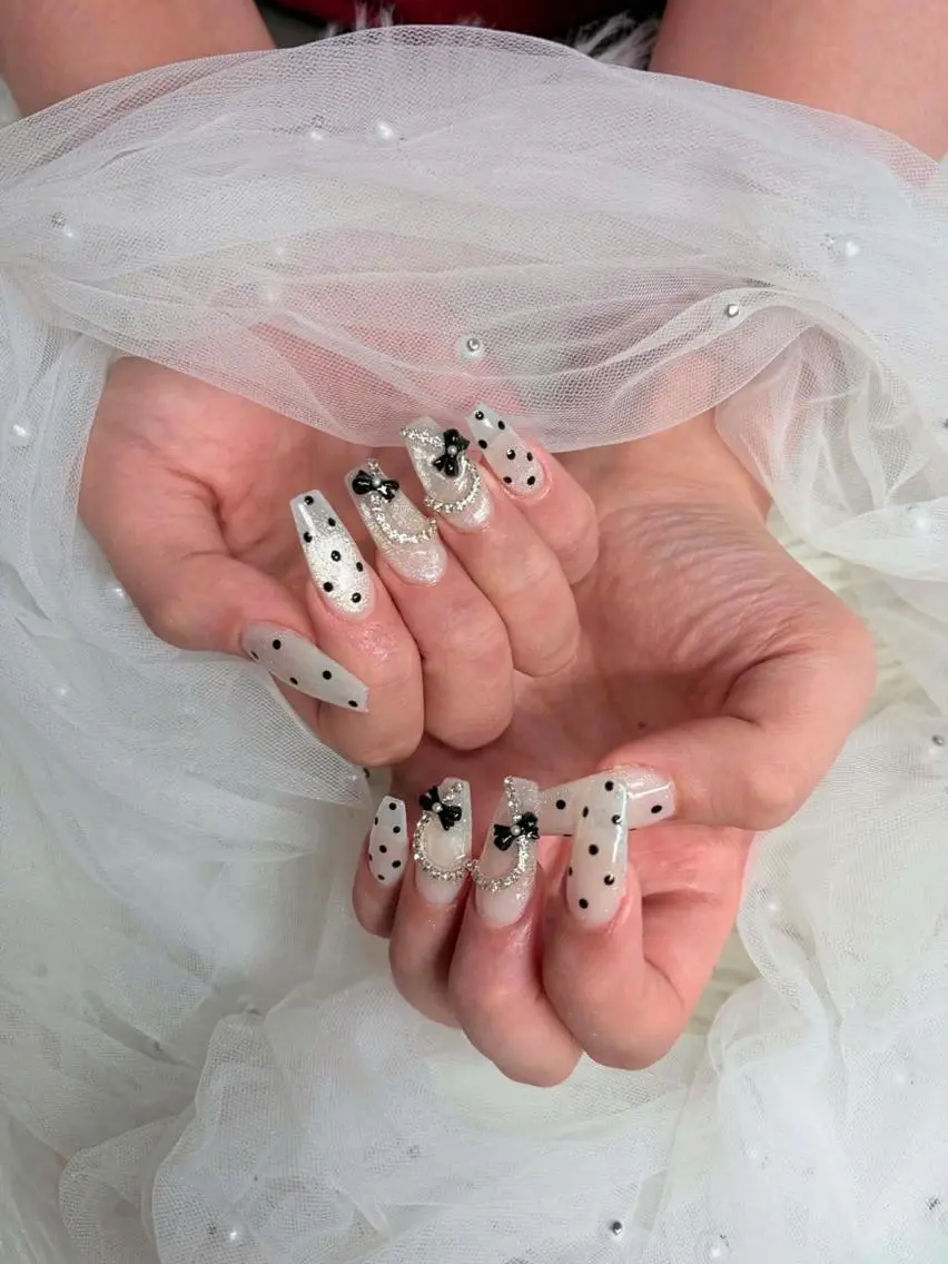 ネイル フレンチネイル ジェルネイル ハロウィン 韓国ネイル マグネットネイル ハンドネイル H.baby Nail Salonのネイルデザイン