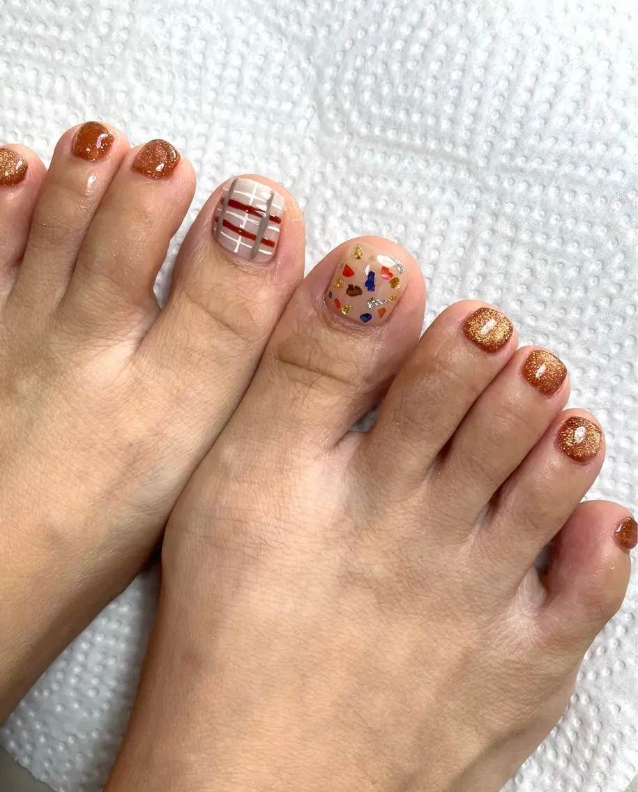 ネイル ジェルネイル キラキラネイル 韓国ネイル マグネットネイル パラジェル nails' it...のネイルデザイン