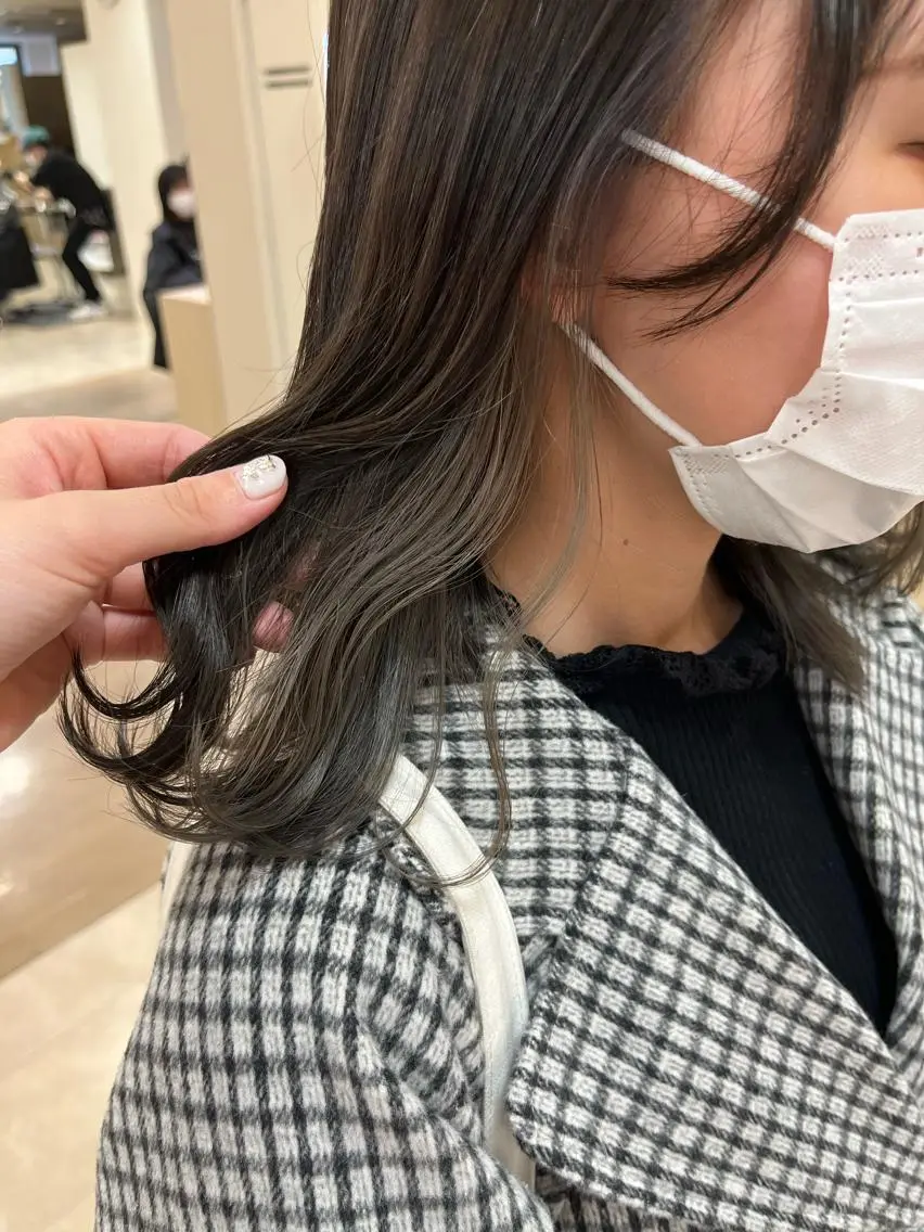 セミロング カラー 暖色/ブリーチカラー 🎀 M i k uのヘアスタイル