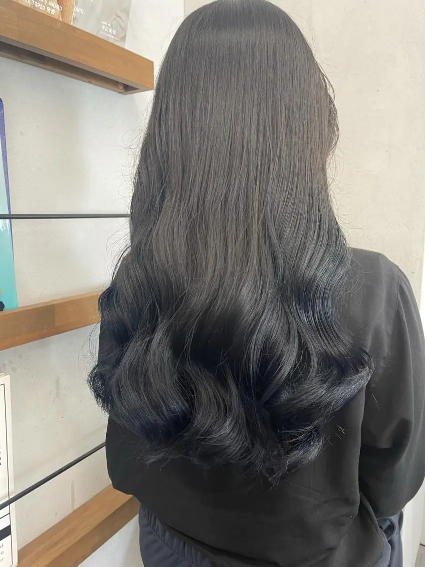 セミロング カラー ブルーカラー グラデーションカラー ヘアカラー トリートメント 難波 茜のヘアスタイル
