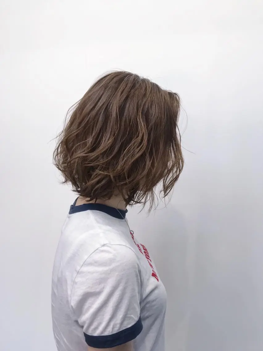 ショート カラー イルミナカラー ボブ ヘアカラー ブリーチカラー/ 岩破瑞希のヘアスタイル