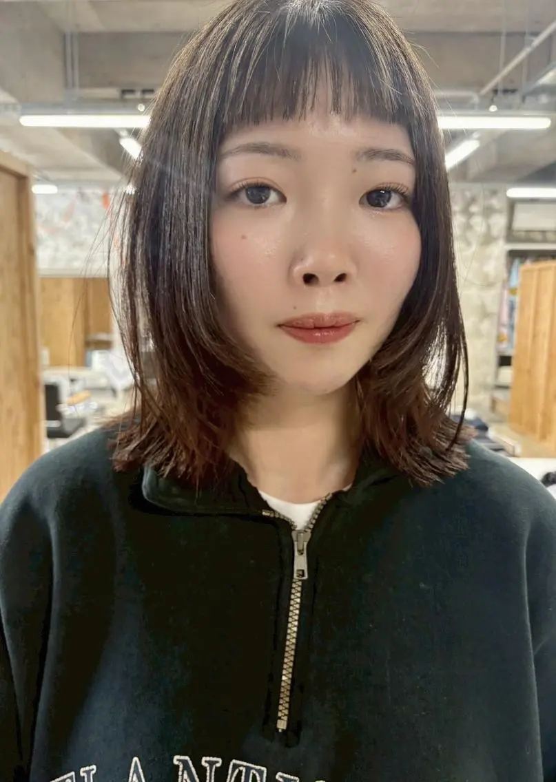 ミディアム カラー 透明感カラー 顔まわりレイヤー レイヤーカット カット ヘアカラー トリートメント トレンドパーマ/ ボブ🌰くりーわのヘアスタイル