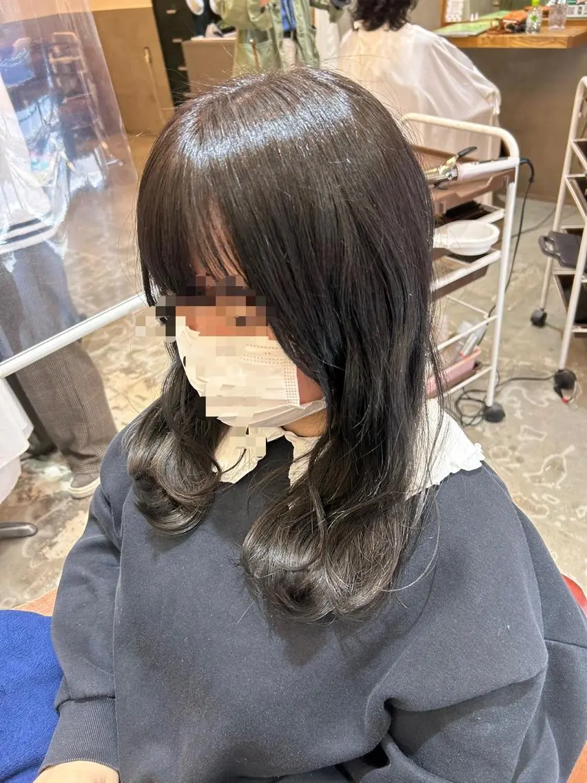 ミディアム カラー カット ヘアカラー トリートメント 若狭 彩花のヘアスタイル