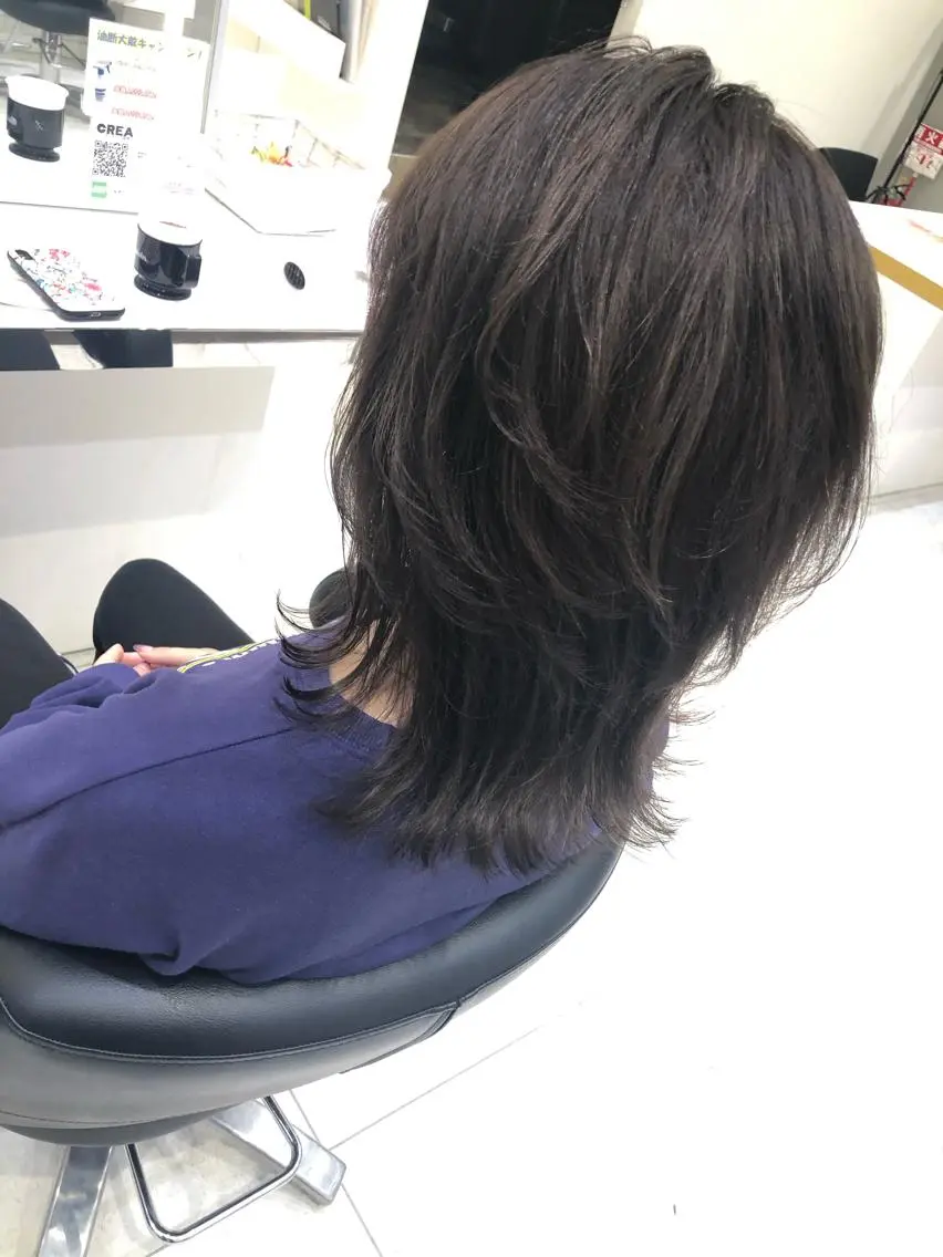 セミロング ウルフカット 岸 保奈美のヘアスタイル