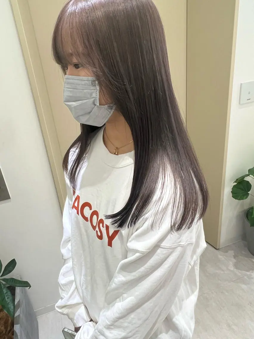 ミディアム カラー 小顔カット カット ヘアカラー トリートメント 韓国🇰🇷レイヤー 映える顔周り🩷のヘアスタイル