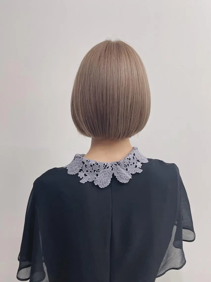 ショート カラー ベージュカラー ブリーチ ケアブリーチ ダブルカラー イヤリングカラー カット ヘアカラー スギヤマ ショウゴのヘアスタイル