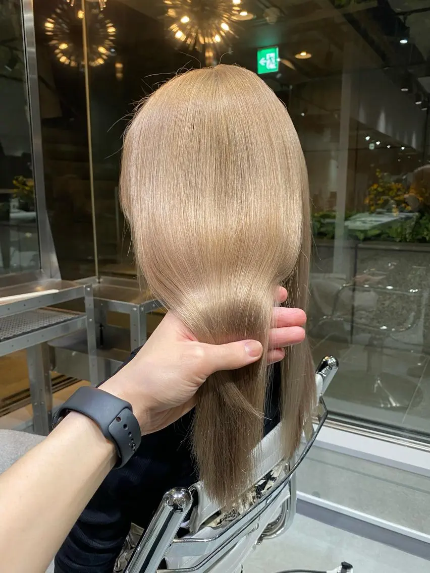 セミロング Yoh 美髪特化 髪質改善/縮毛矯正のヘアスタイル
