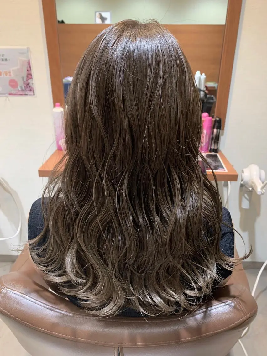 ロング カラー 蓮見友里 PiSTA／portのヘアスタイル
