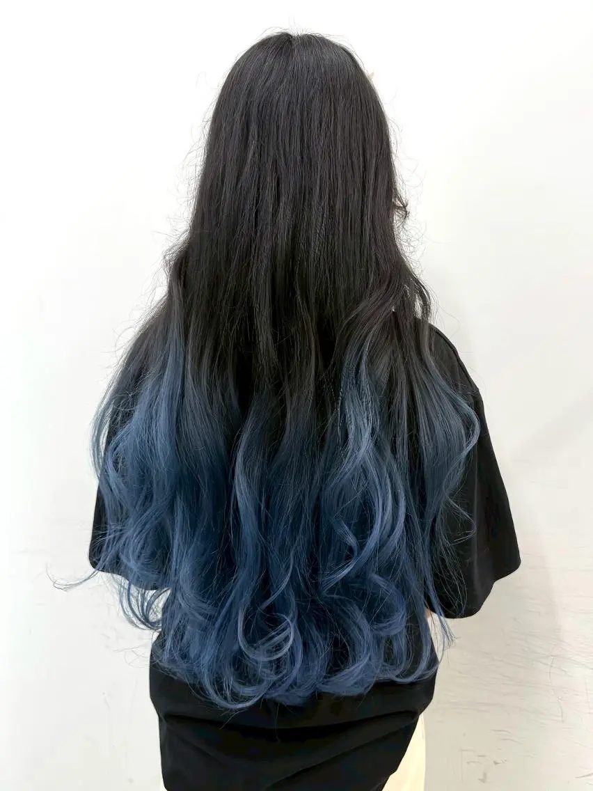 ロング カラー アディクシーカラー アッシュ ブルーカラー ダークアッシュ グレージュ 【公式】amble luxe池袋東口🩷のヘアスタイル