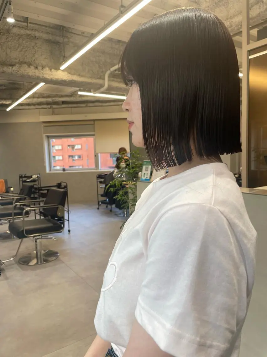 ミディアム カラー 切りっぱなしボブ ボブ yui/ layer cutのヘアスタイル