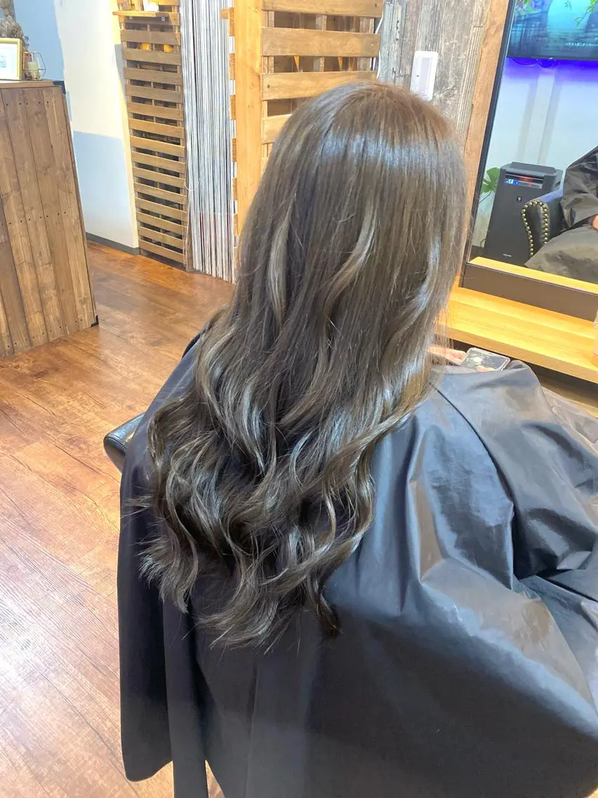 ロング カラー アッシュ カット ヘアカラー トリートメント Luzir⭐︎ GEN⭐︎のヘアスタイル