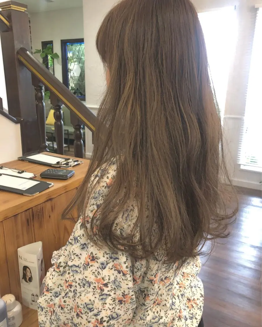 ロング カラー カット ヘアカラー 江原 彩華のヘアスタイル