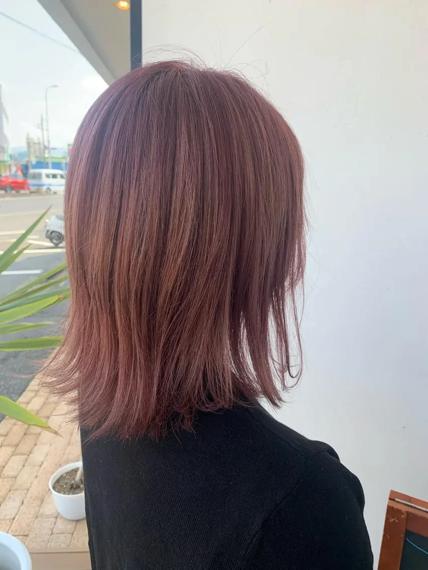 ミディアム カラー ピンクカラー 青木 くるみのヘアスタイル