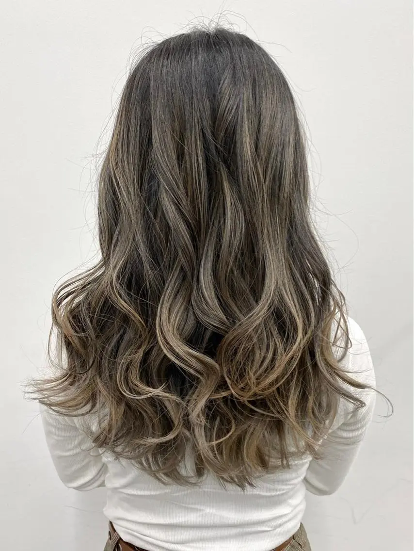 セミロング カラー パーマ ヘアアレンジ 【公式】amble luxe池袋東口🩷のヘアスタイル