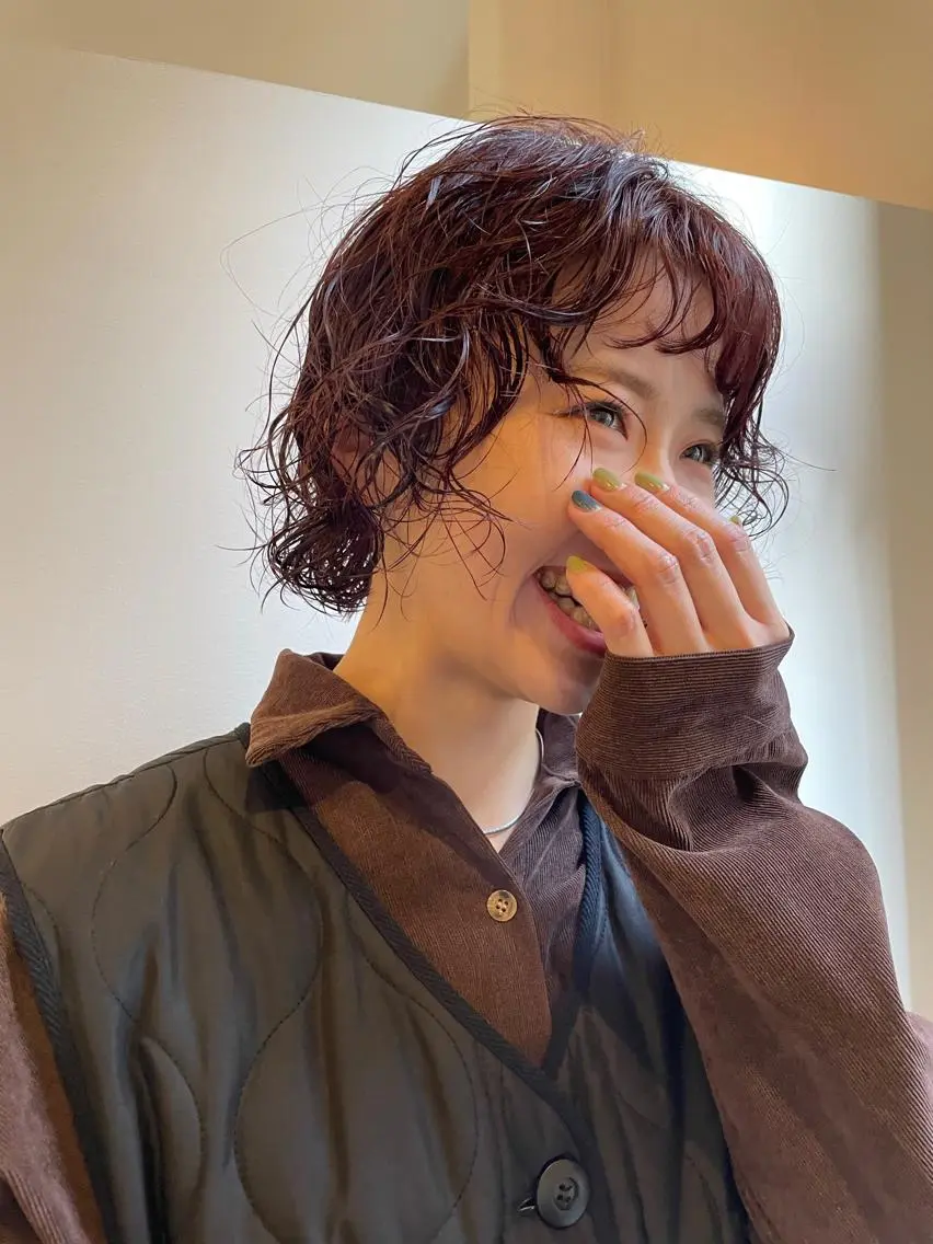 ショート カラー パーマ やまさきえりこ ニュアンスパーマのヘアスタイル