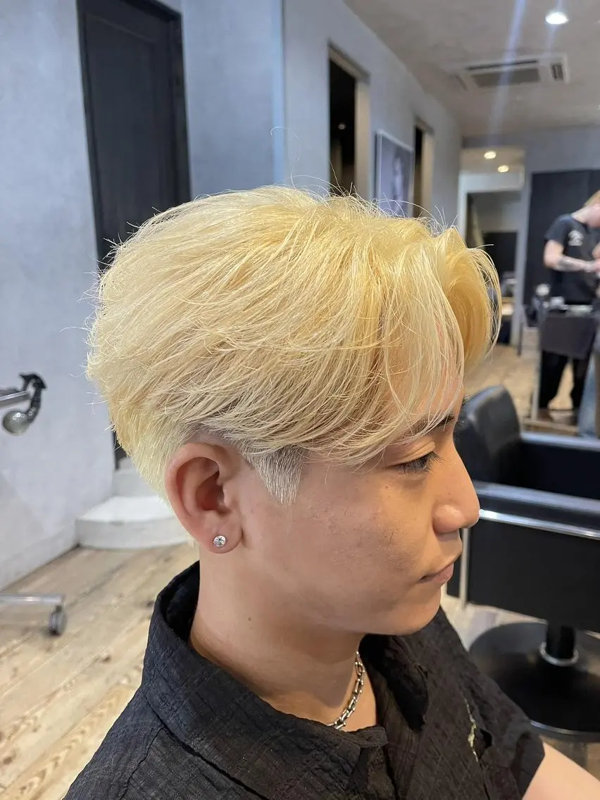メンズ 氏家勝悟深夜営業OK メンズstylistのヘアスタイル