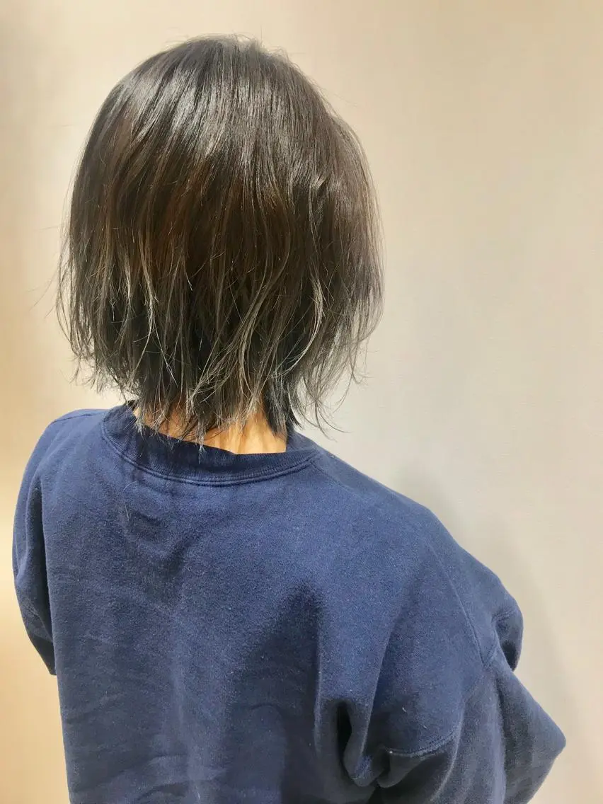 ショート カラー ヘアカラー 🐺ウルフ/レイヤー 似合わせ‎🤍沙羅のヘアスタイル