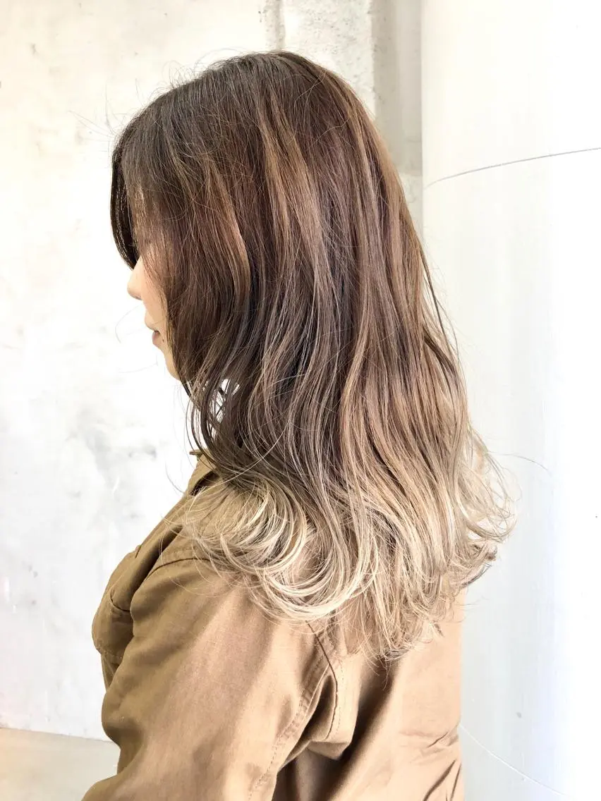 ミディアム ハイライト 小澤大輔 YOLO hairのヘアスタイル