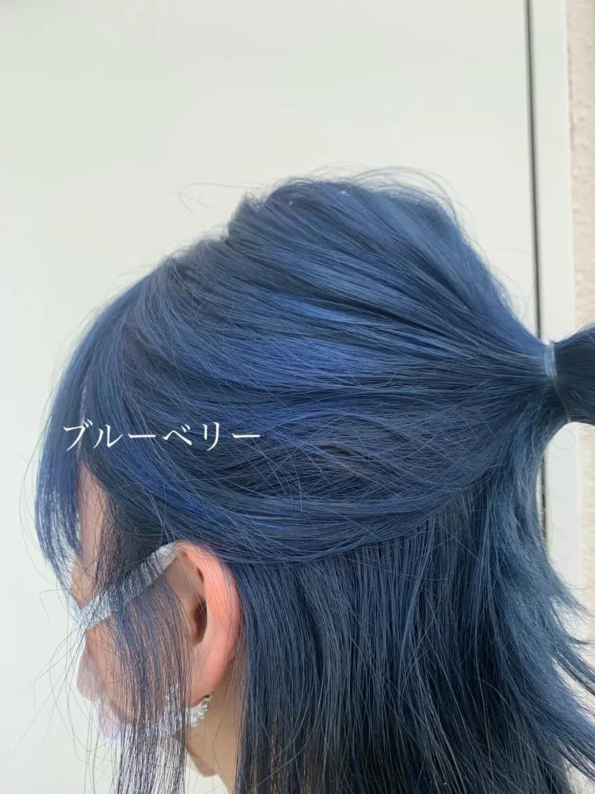 ミディアム カラー ブリーチ ブルーカラー 中垣 南のヘアスタイル