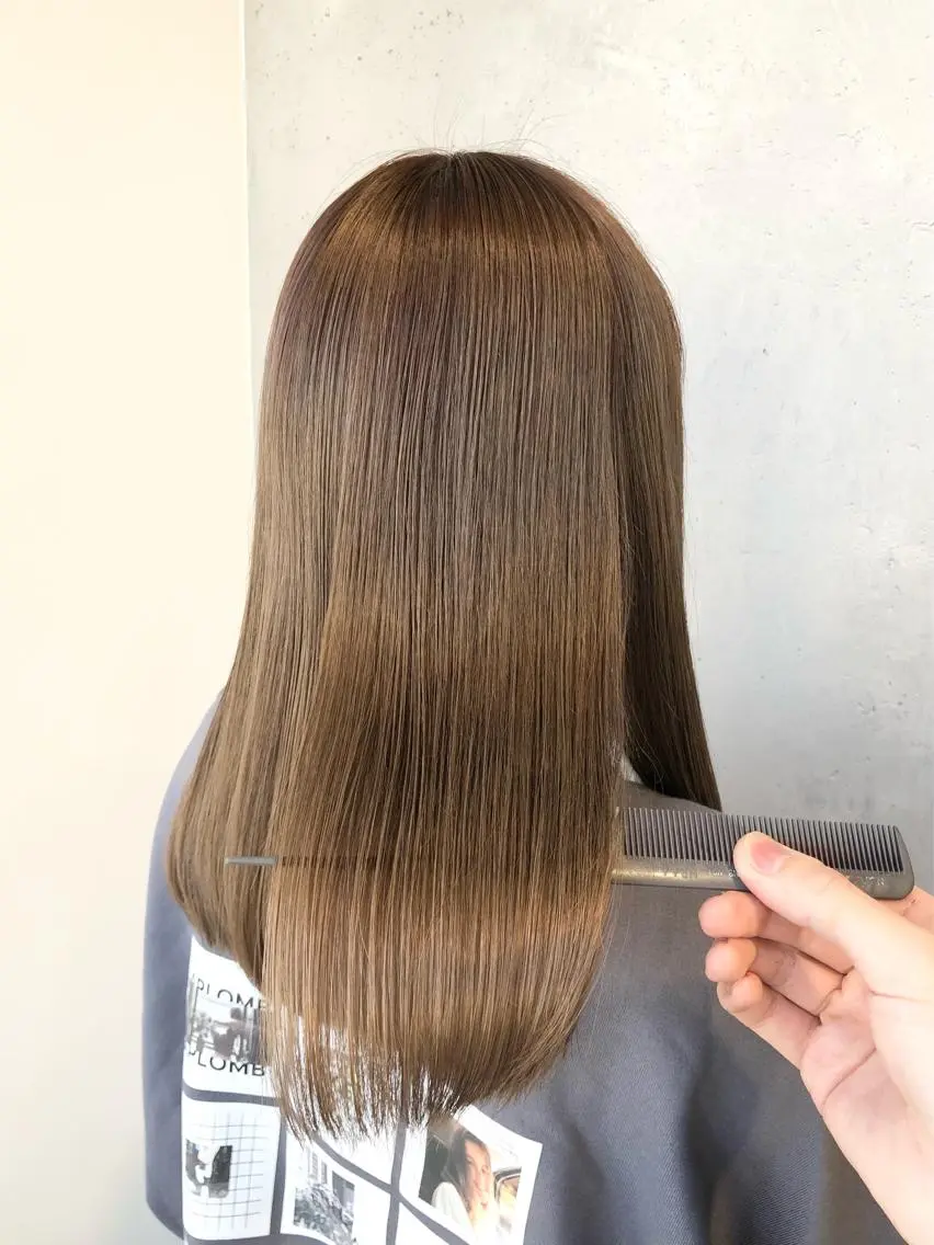 セミロング カラー ヘアアレンジ ｲﾝﾅｰｶﾗｰ屋さん 🫧伊藤拓実のヘアスタイル