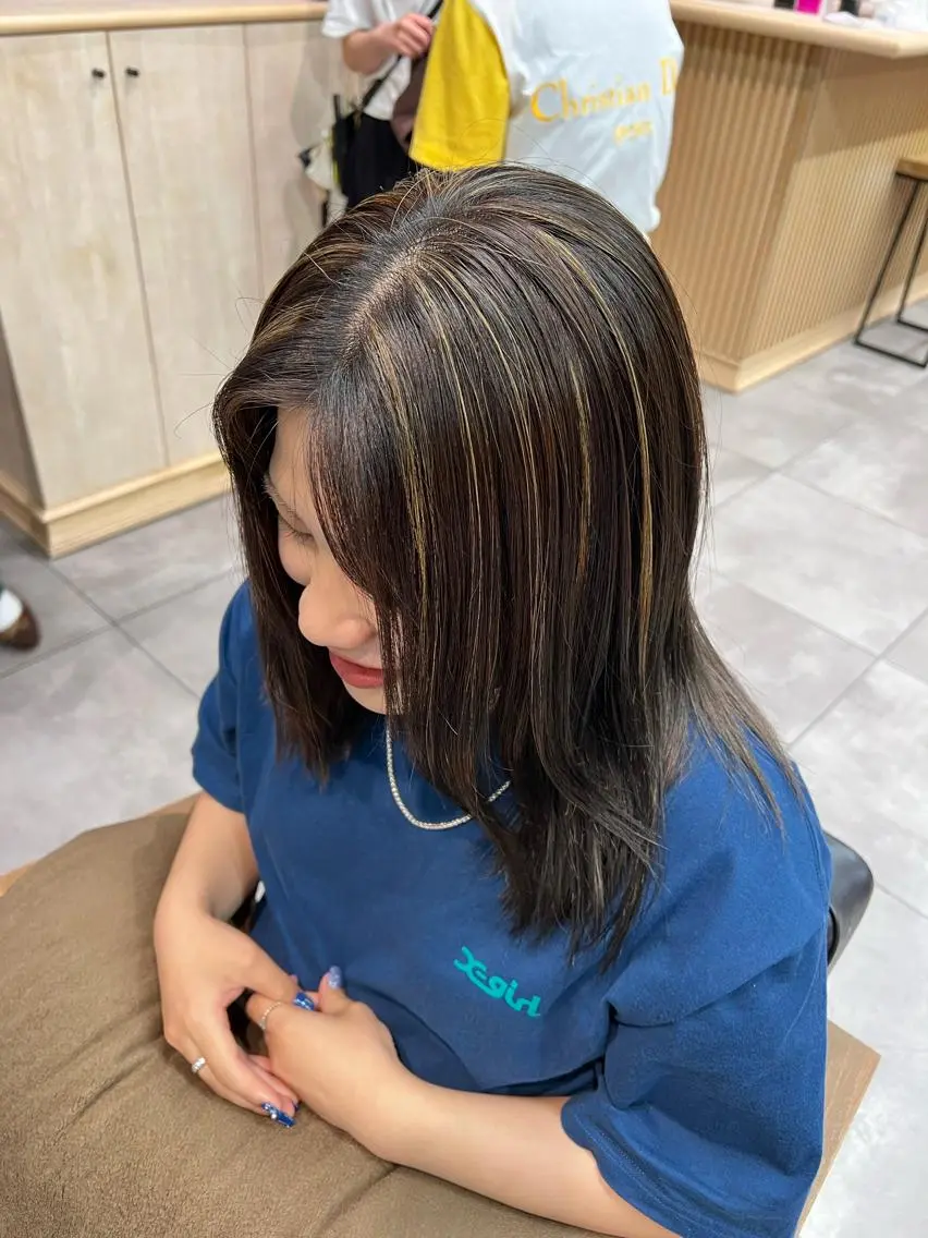 ミディアム カラー ハイライトカラー ハイライト ヘアカラー トリートメント 🌞レイヤー×カラー 前川那津美🌞のヘアスタイル