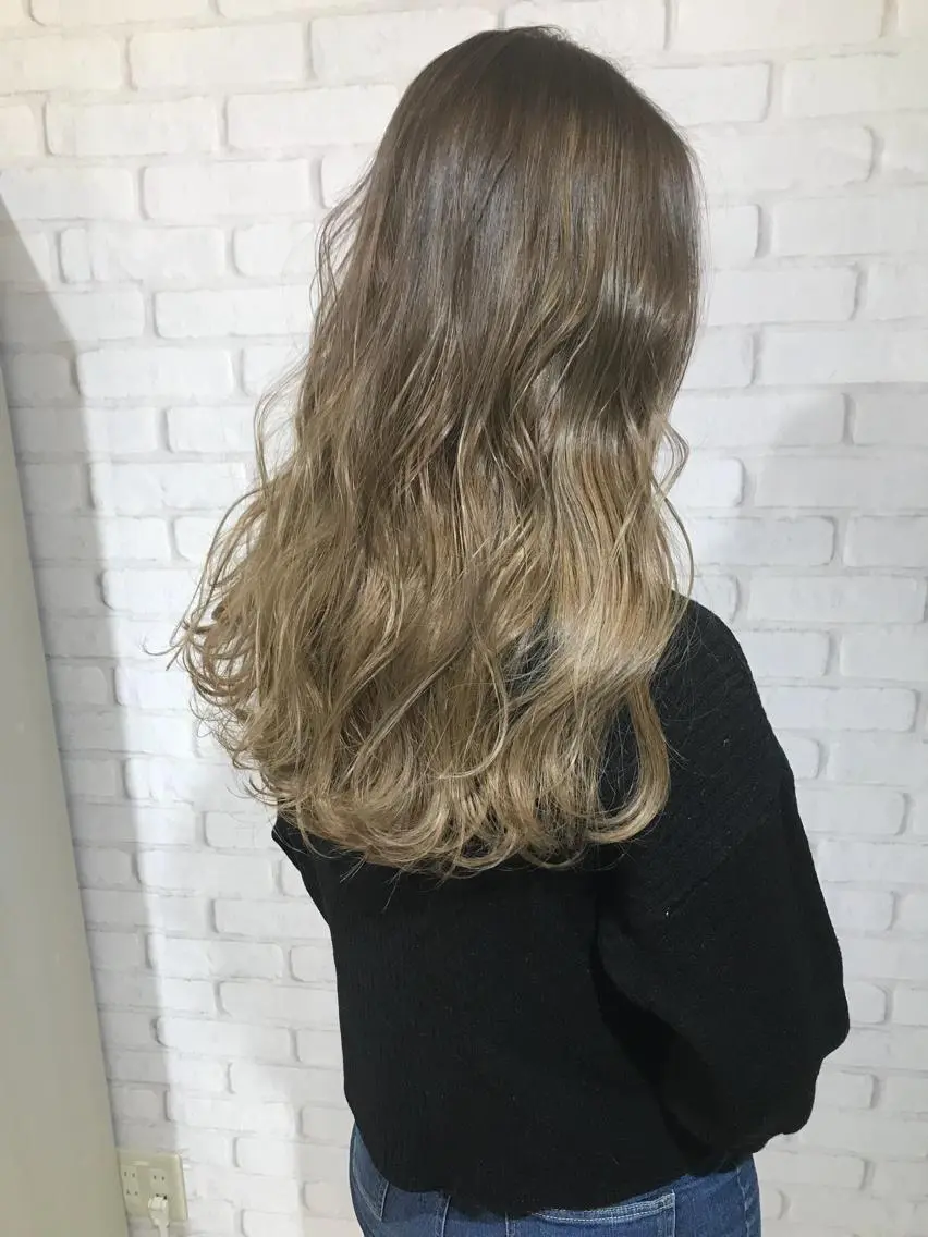 セミロング カラー グラデーションカラー エクステ（レミー毛） NINEのヘアスタイル