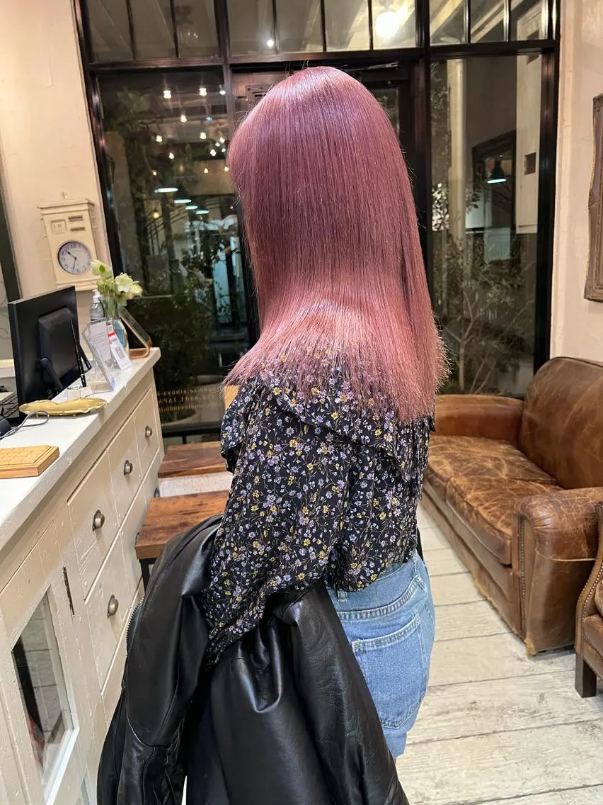 ロング カラー ブリーチ ハイトーンカラー ピンクカラー 卒業式のヘアスタイル カット ヘアカラー トリートメント 抜きっぱなしブロンド /ハイトーン/カナタのヘアスタイル