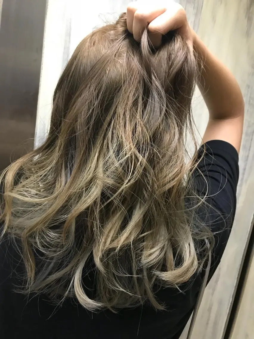 セミロング カラー ヘアカラー トリートメント shi hoのヘアスタイル