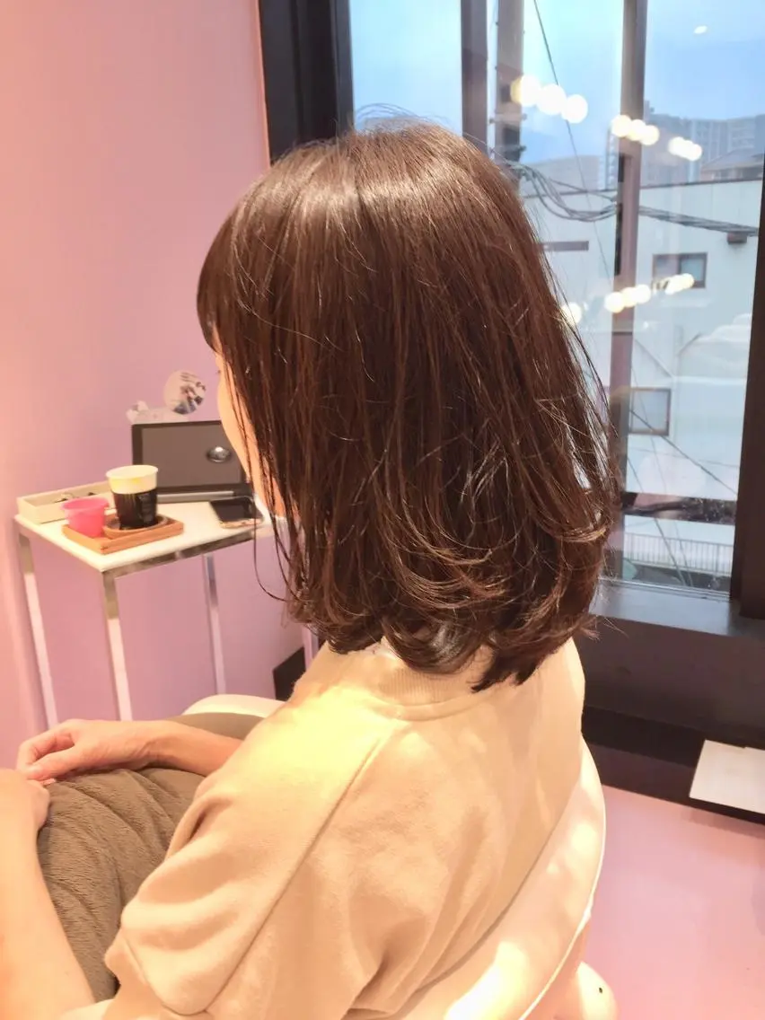 ミディアム 切りっぱなしボブ ボブ レイヤーカット カット ヘアカラー トリートメント 所渉/韓国レイヤー /ウルフカットのヘアスタイル