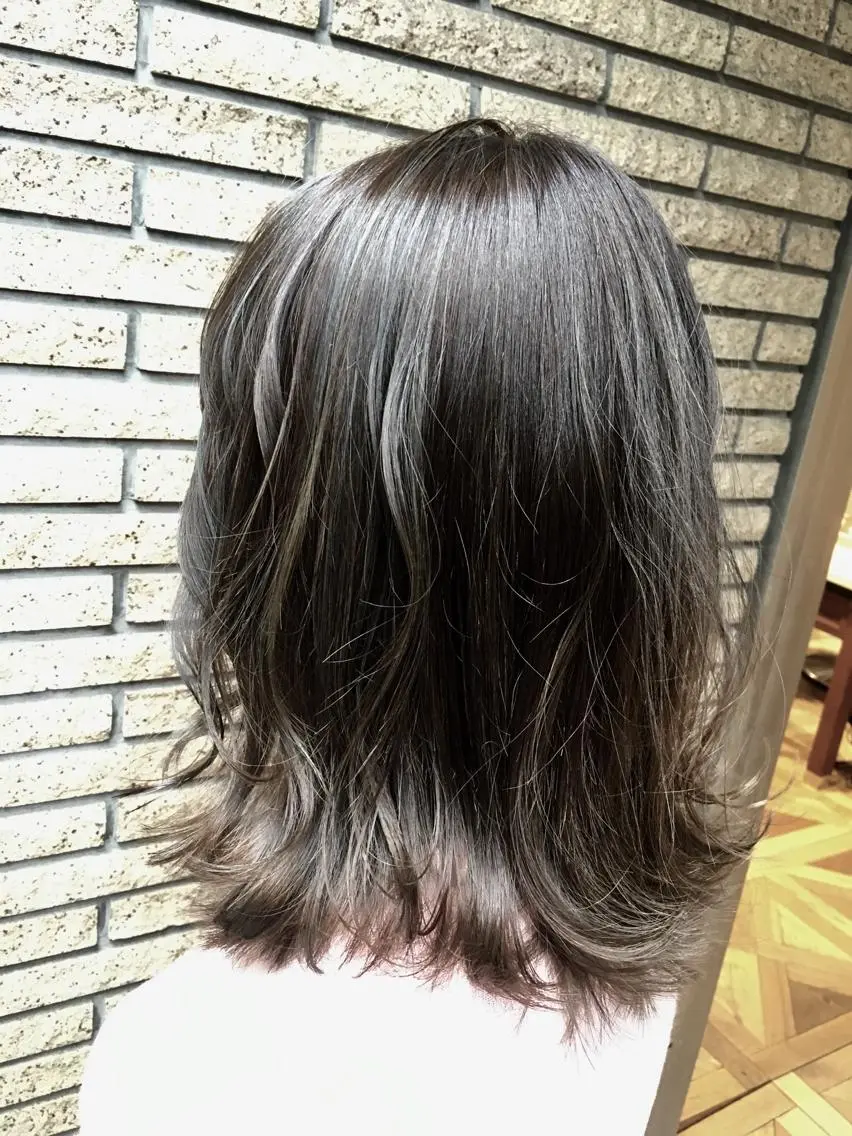 ミディアム カラー 長谷川 香織のヘアスタイル
