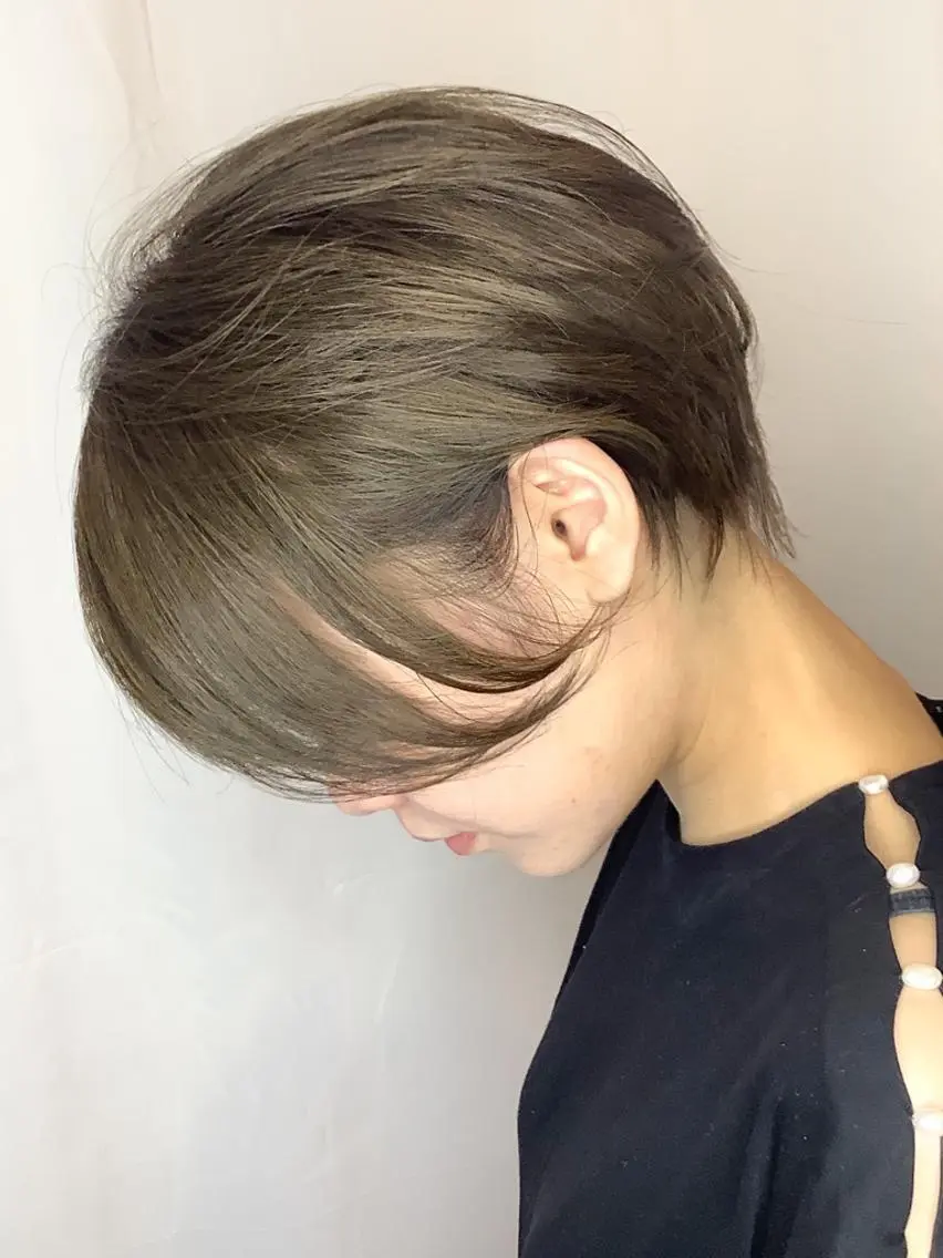 ショート カラー グレージュ ミント 稲田 全将のヘアスタイル