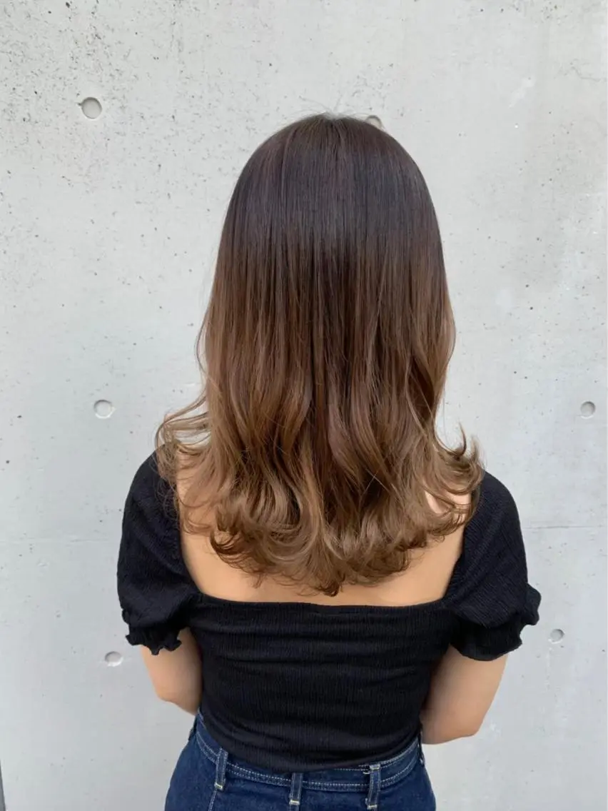 セミロング カラー putri 副店長 岸本　拓真のヘアスタイル