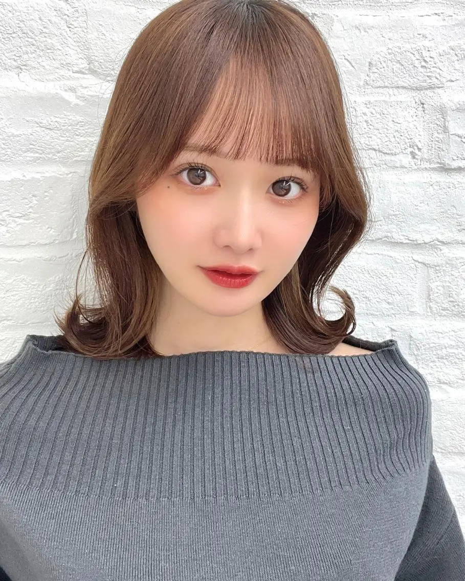 ミディアム カラー ヘアアレンジ イヤリングカラー インナーカラー くびれヘア 顔周りカット 韓国風ヘア 骨格別小顔カット/ 顔周りカット/金井のヘアスタイル