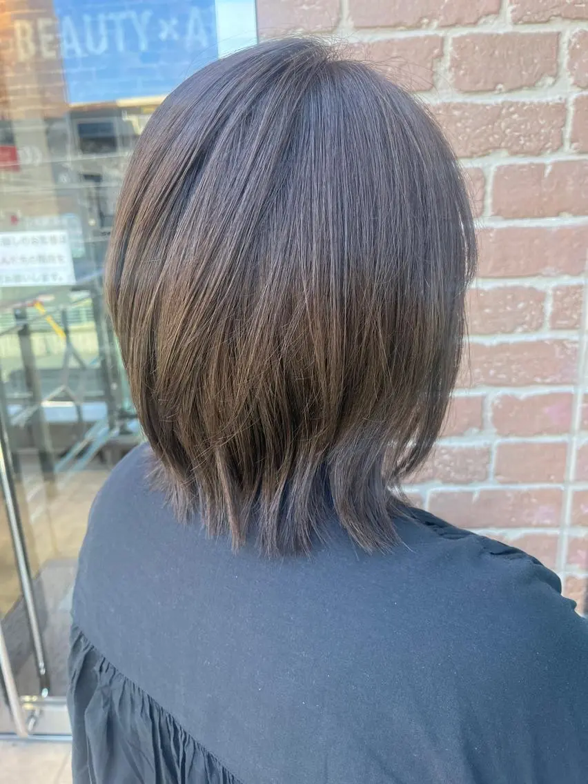 ミディアム カラー パーマ ヘアアレンジ メンズ キッズ ネイル マツエク・マツパ アイブロウ ミディアムパーマ メンズパーマ ブラウンカラー ケアカラー 透明感カラー 久木原 ゆりのヘアスタイル