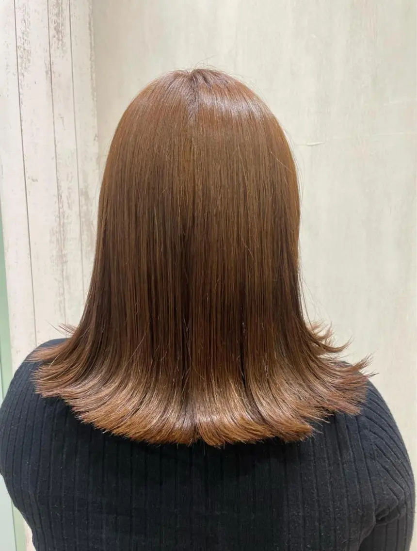 ミディアム カラー 小嶺 歩夏のヘアスタイル