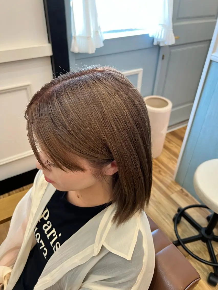 セミロング カラー 🐰ハイトーンカラー 畠山 渡🐰のヘアスタイル