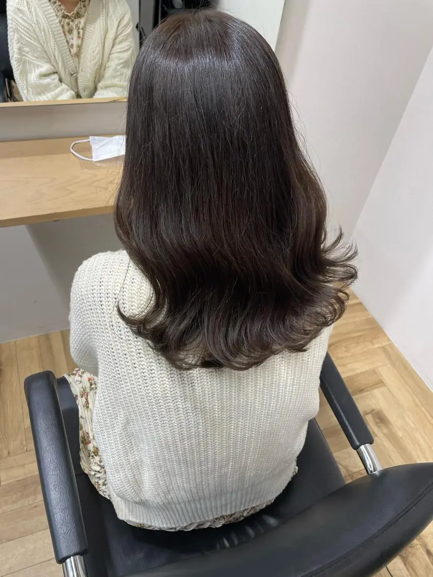 セミロング カラー ブリーチ ケアブリーチ ダブルカラー ハイライトカラー イルミナカラー オリーブカラー 特化　　kaiのヘアスタイル