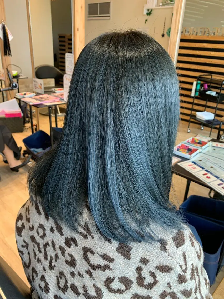 ミディアム カラー ネイビーカラー ヘアカラー 大久保 隆蔵のヘアスタイル
