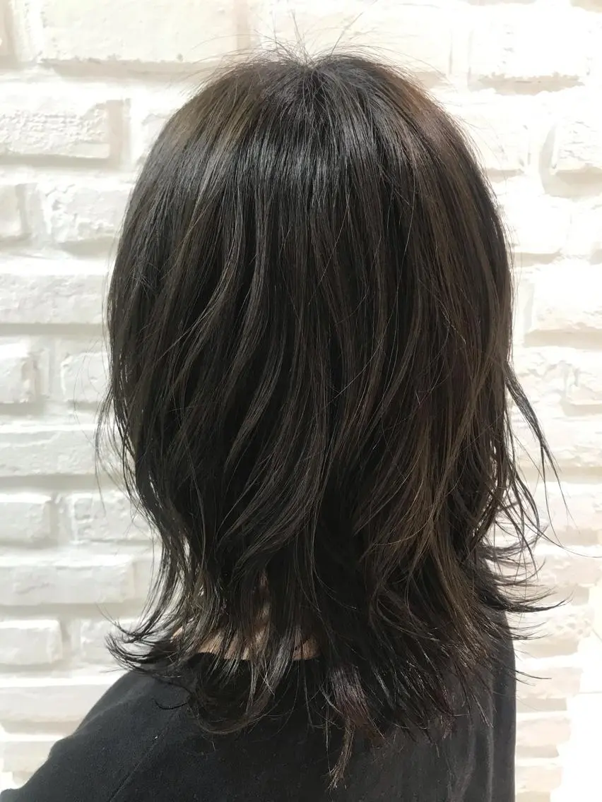 ミディアム カラー アッシュ イルミナカラー オリーブアッシュ 【暖色カラー特化】 中山由梨のヘアスタイル