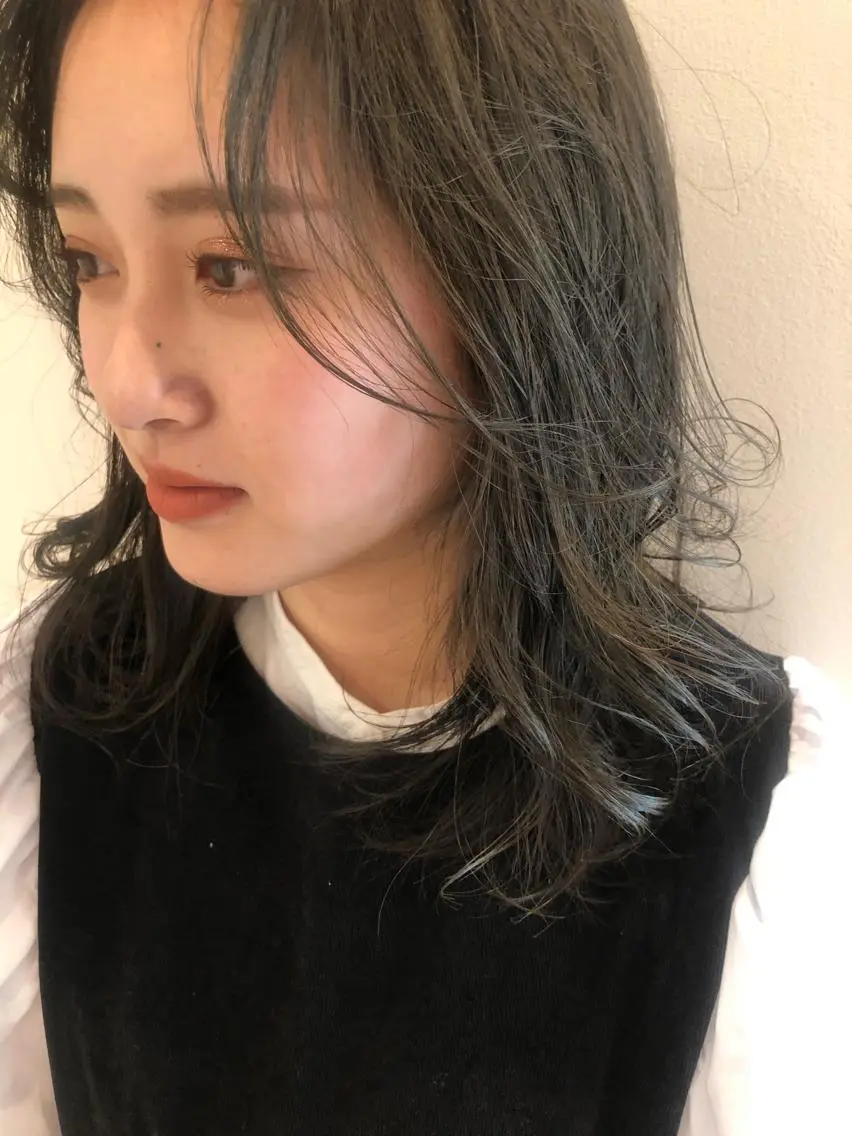 ロング カラー グレージュ カーキグレージュ カット ヘアカラー トリートメント 盛れるレイヤーカット 得意🌹井上美沙のヘアスタイル