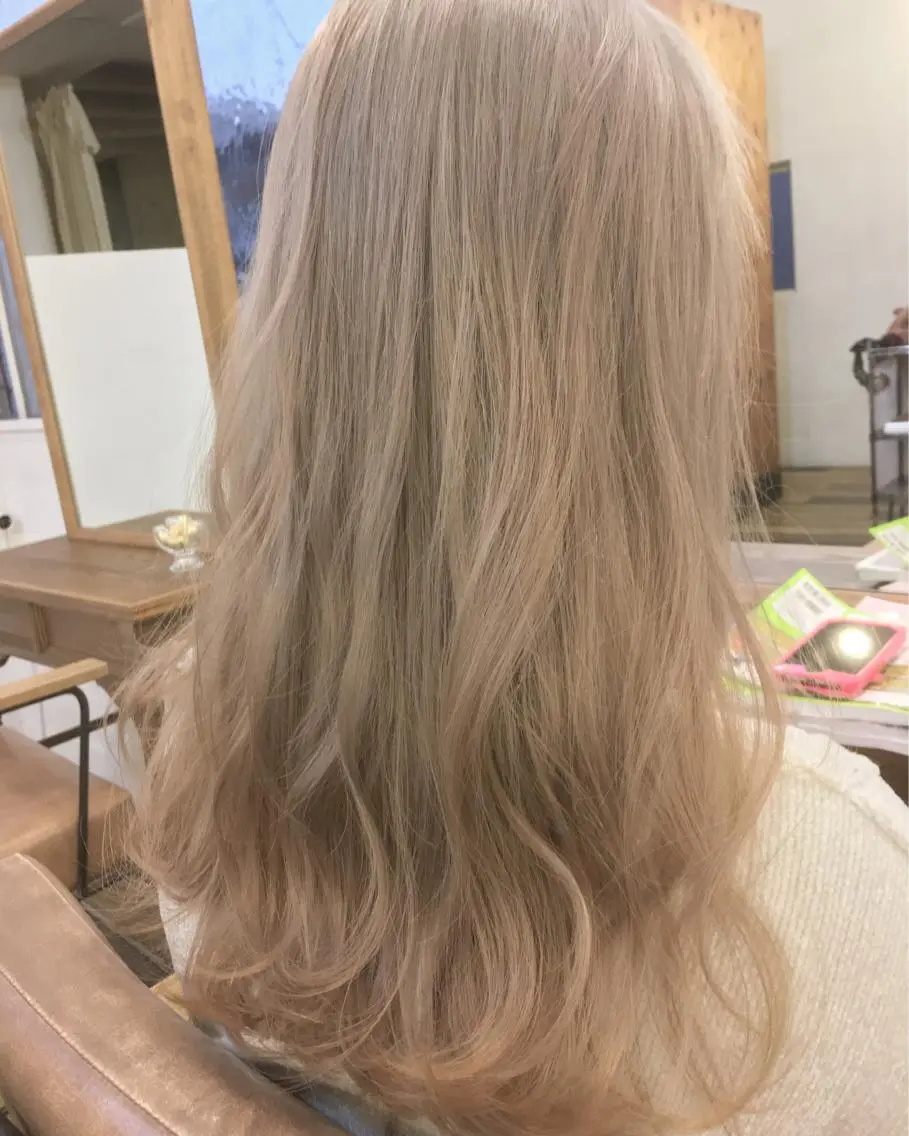 ロング カラー ベージュカラー ブリーチ ヘアカラー 【🉐学割】応援📣 ミニモ限定🤩千 田のヘアスタイル
