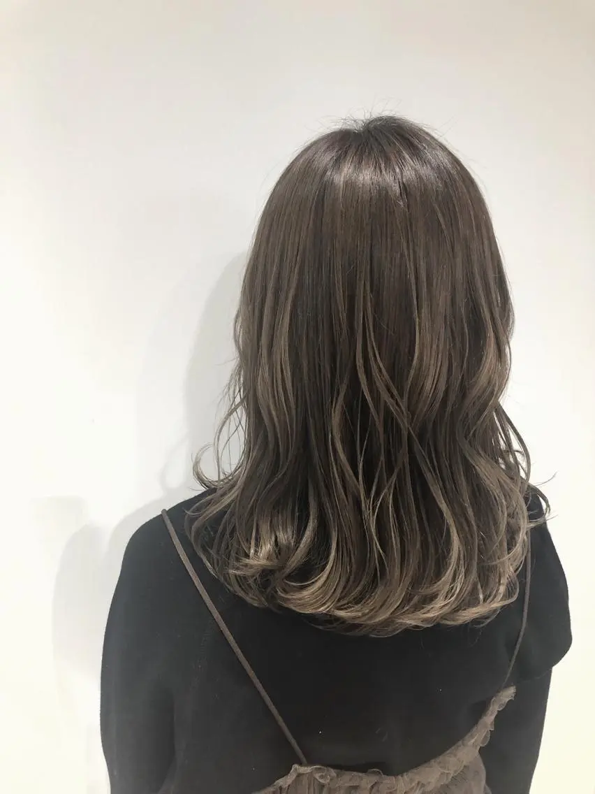 ミディアム カラー ベージュカラー ヘアカラー トリートメント 🍊新宿南口🍊 ERINAのヘアスタイル