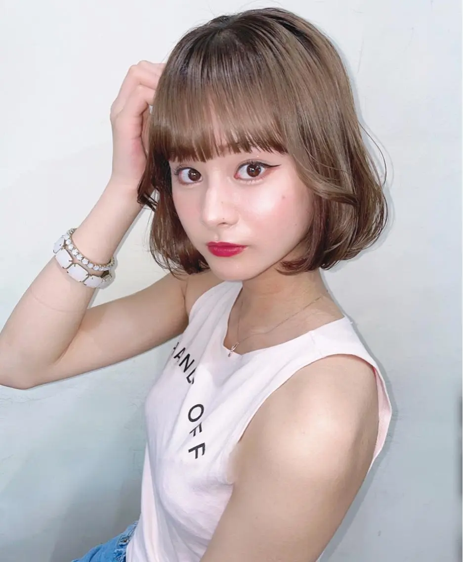 ミディアム カラー 小顔カット 🕊miki モテ髪🫧のヘアスタイル