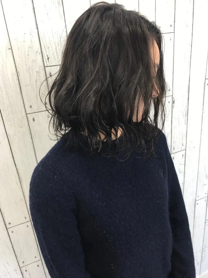 ショート カラー ヘアアレンジ 黒髪 グレージュ 🟦横浜駅メンズパー マ｜小上馬淳司🟦のヘアスタイル