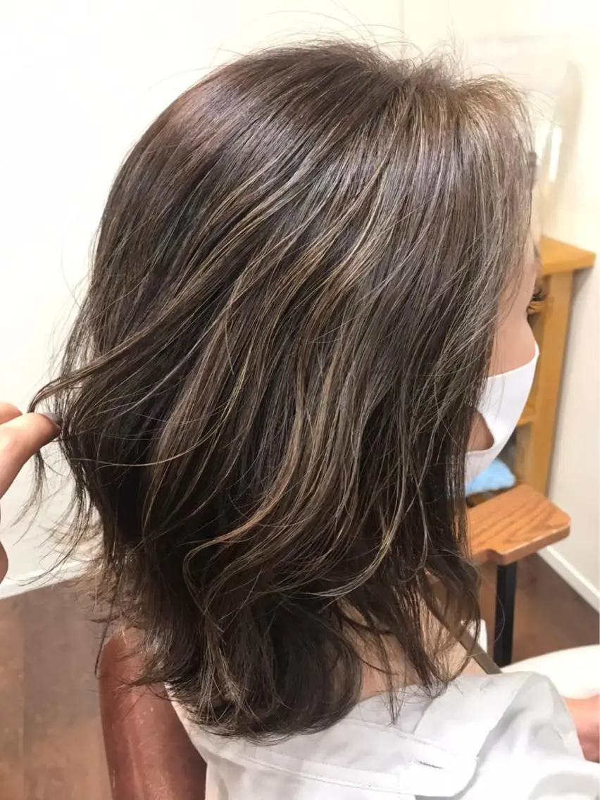 ミディアム カラー カット ヘアカラー トリートメント ヘッドスパ 奈良橋 彩圭のヘアスタイル