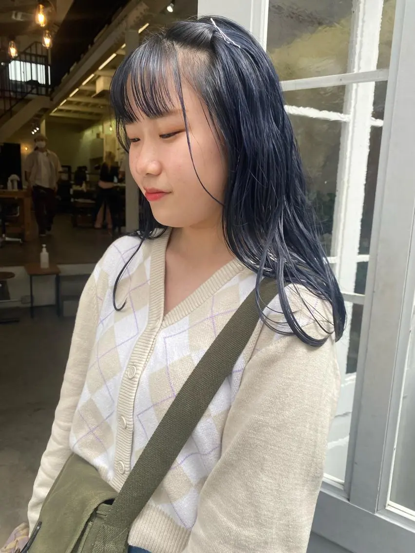 セミロング カラー 中谷 友莉花のヘアスタイル