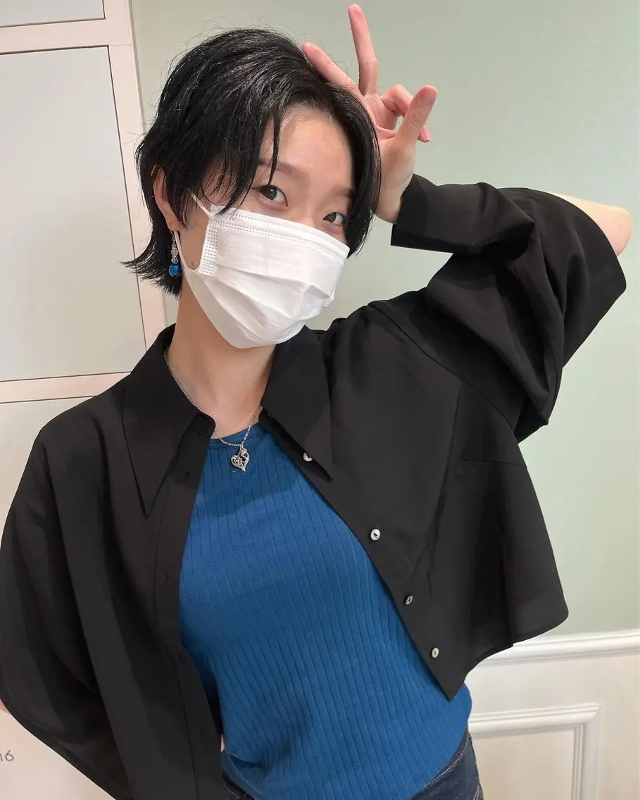 ショート ウルフカット ウルフカット／吉村 桃子のヘアスタイル